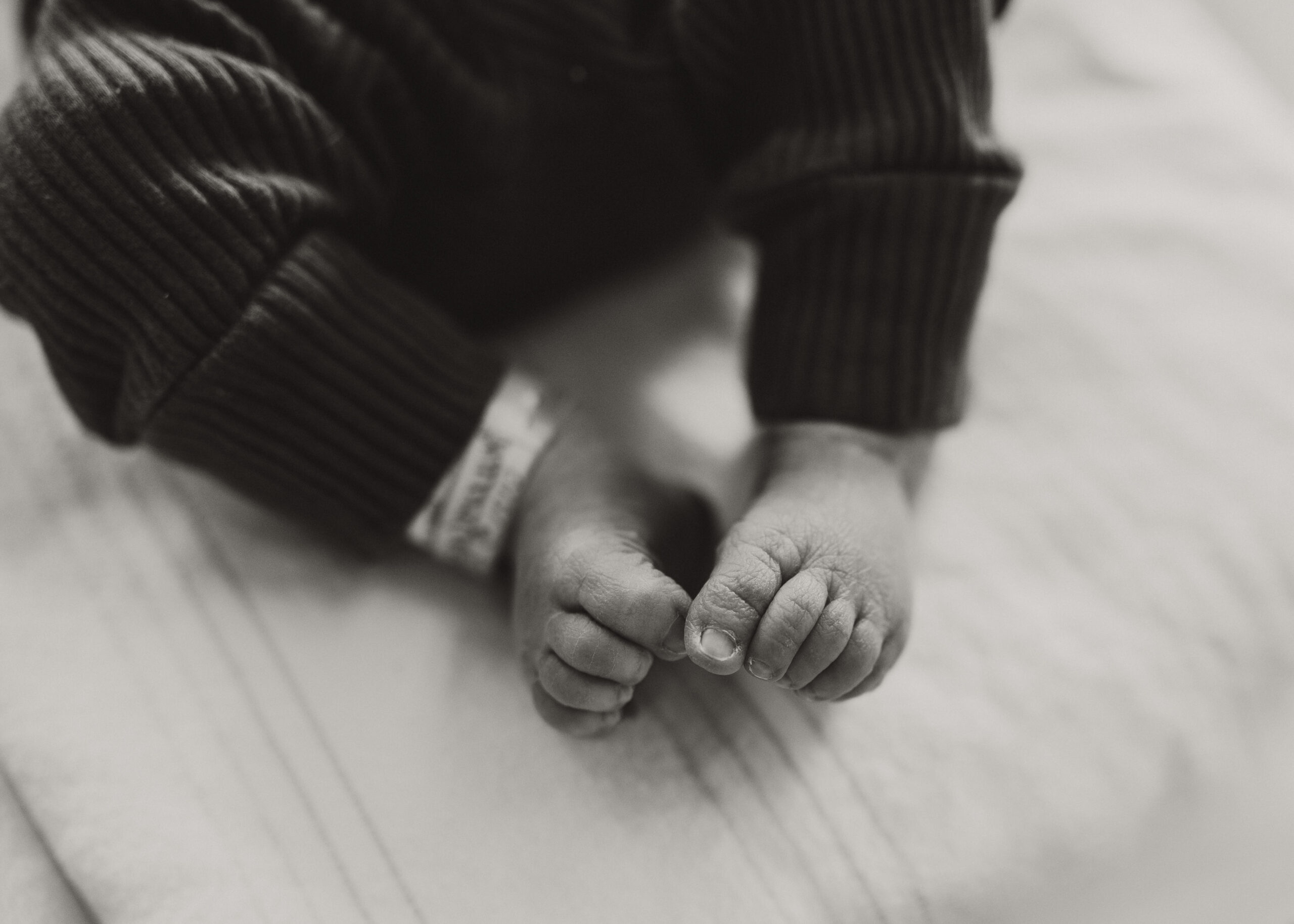 Newborn baby feet during Fresh 48 photo session at St. Luke's Hospital in Duluth, Minnesota